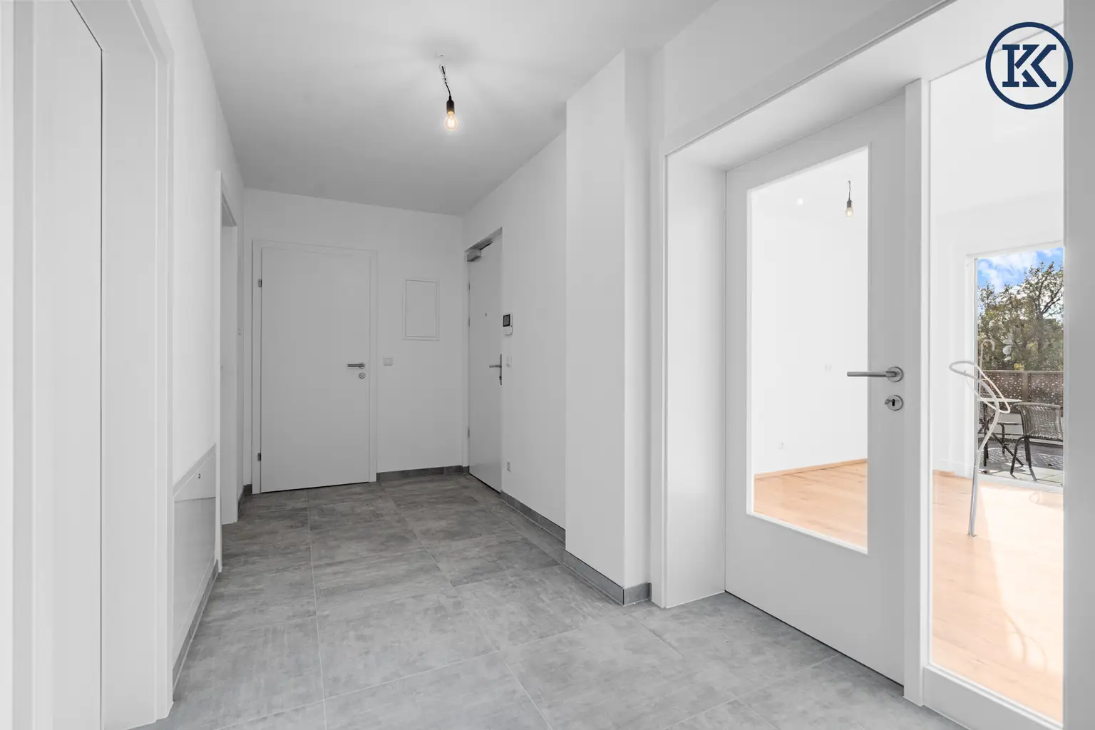 Alte Donau Investmentchance: Traum-Dachwohnung mit seltener Airbnb-Genehmigung!