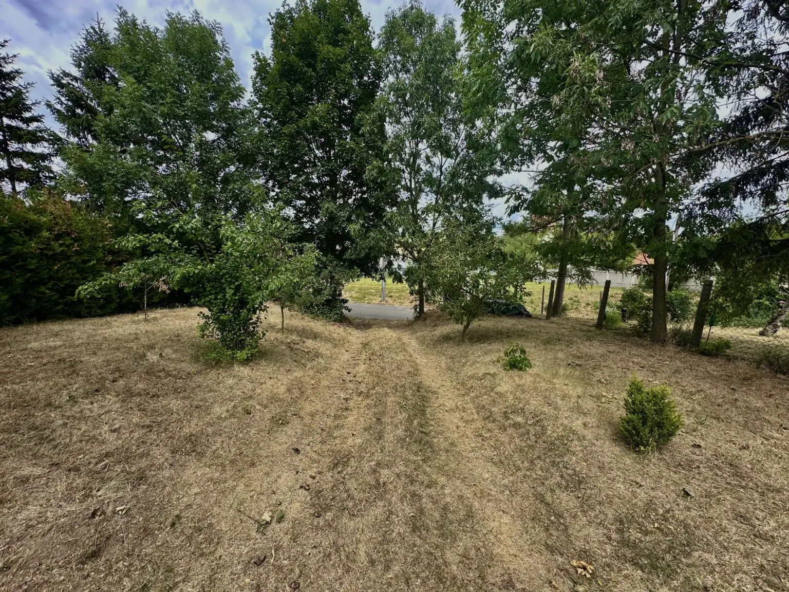Garten 2 Zufahrt von Hinten