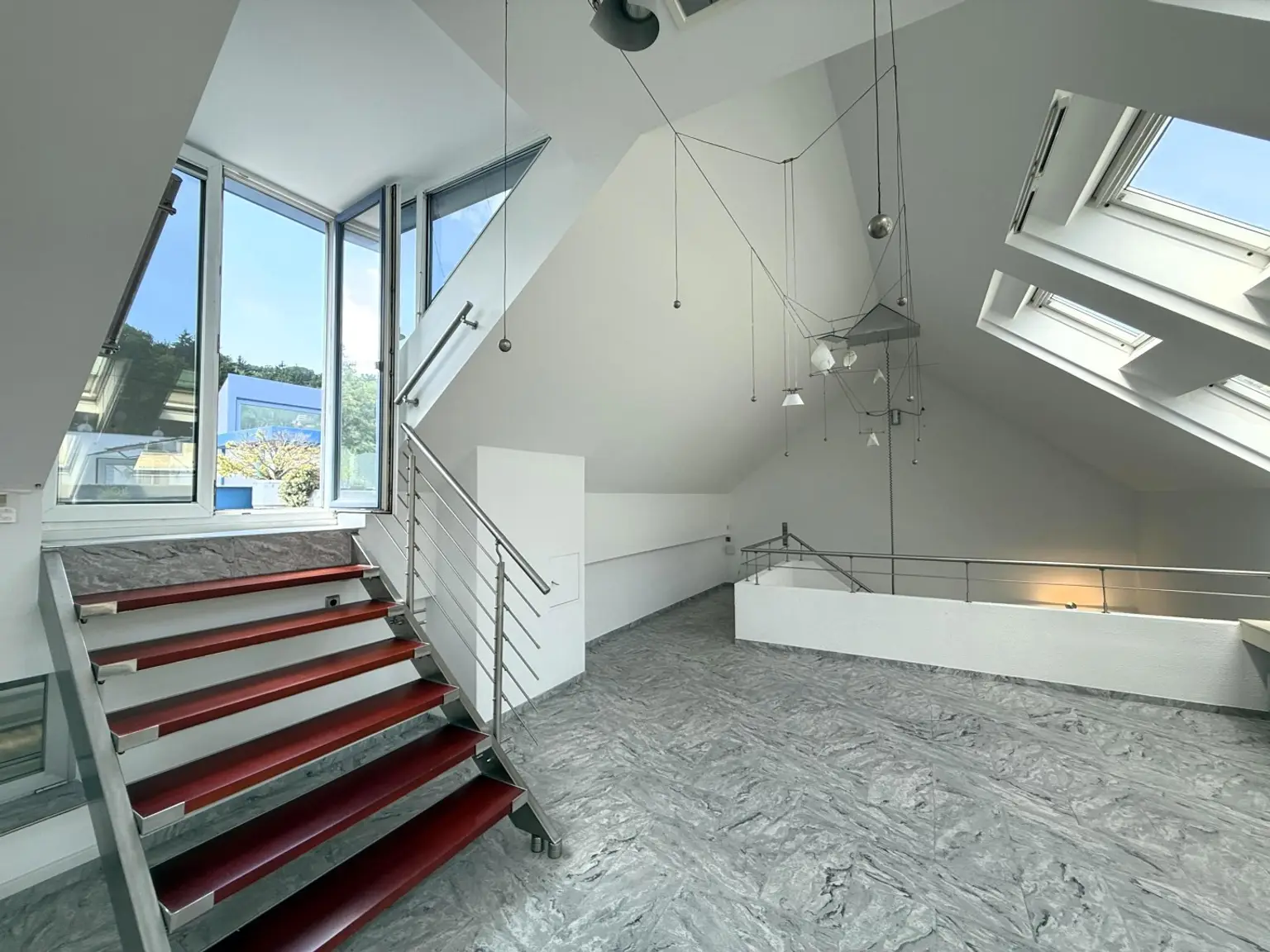 Modernes Atelier, Loft, Dachterrasse im Neunzehnten // Modern Studio, loft, roof terrace in the nineteenth //