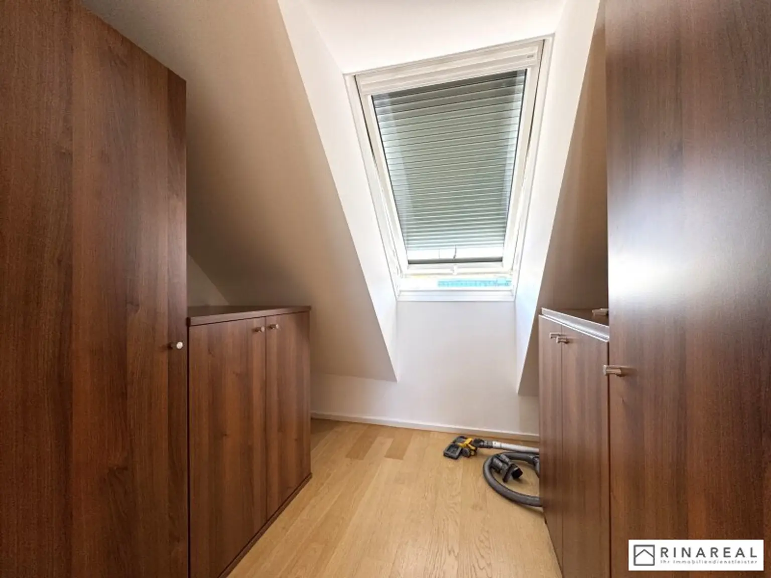 HUTWEIDENGASSE | Exklusives Penthouse mit traumhafter Dachterrasse | 3 Zimmer | ca. 99 m² Wohnfläche | teilmöbliert | zzgl. Duplex-Stellplatz