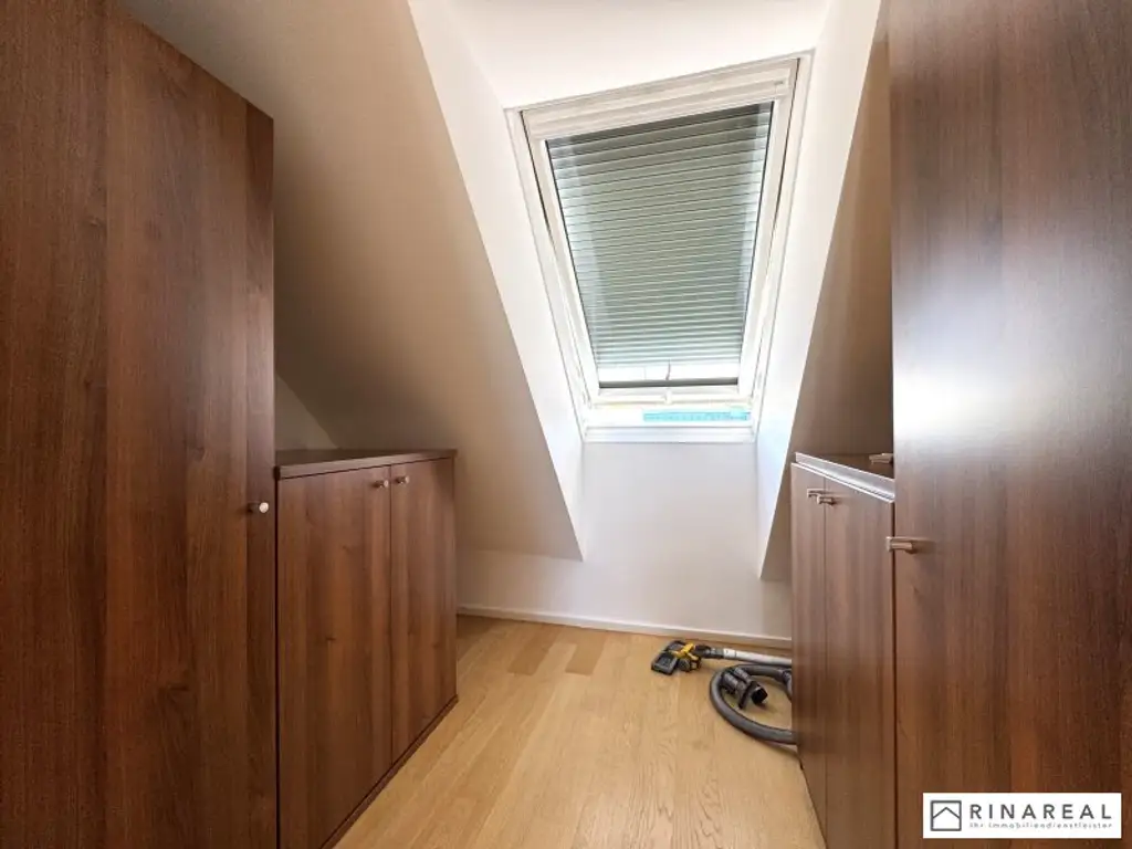 HUTWEIDENGASSE | Exklusives Penthouse mit traumhafter Dachterrasse | 3 Zimmer | ca. 99 m² Wohnfläche | teilmöbliert | zzgl. Duplex-Stellplatz