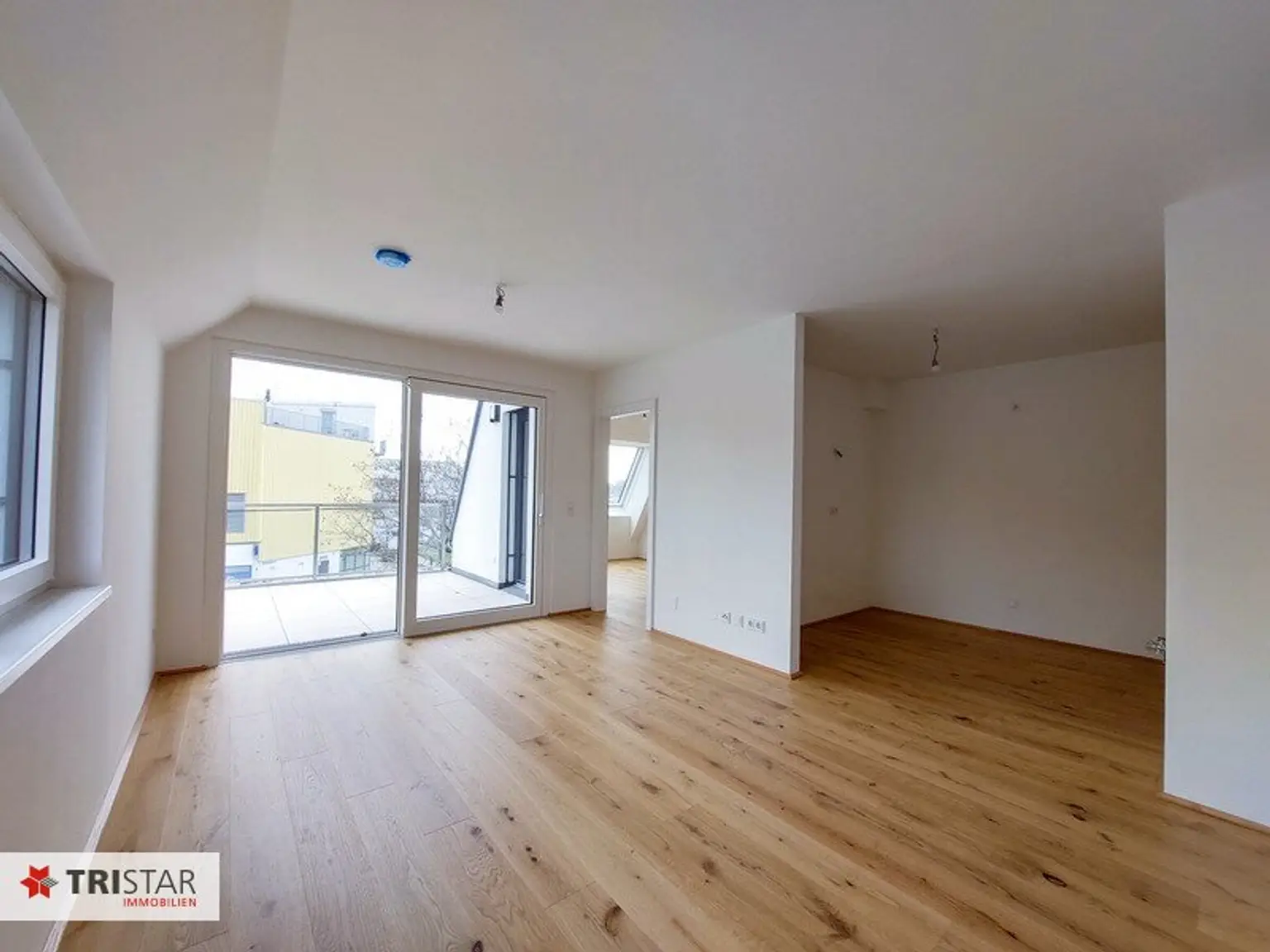 Moderne Dachgeschoßwohnung in 1220 Wien - Erstbezug mit Terrasse und Fußbodenheizung!