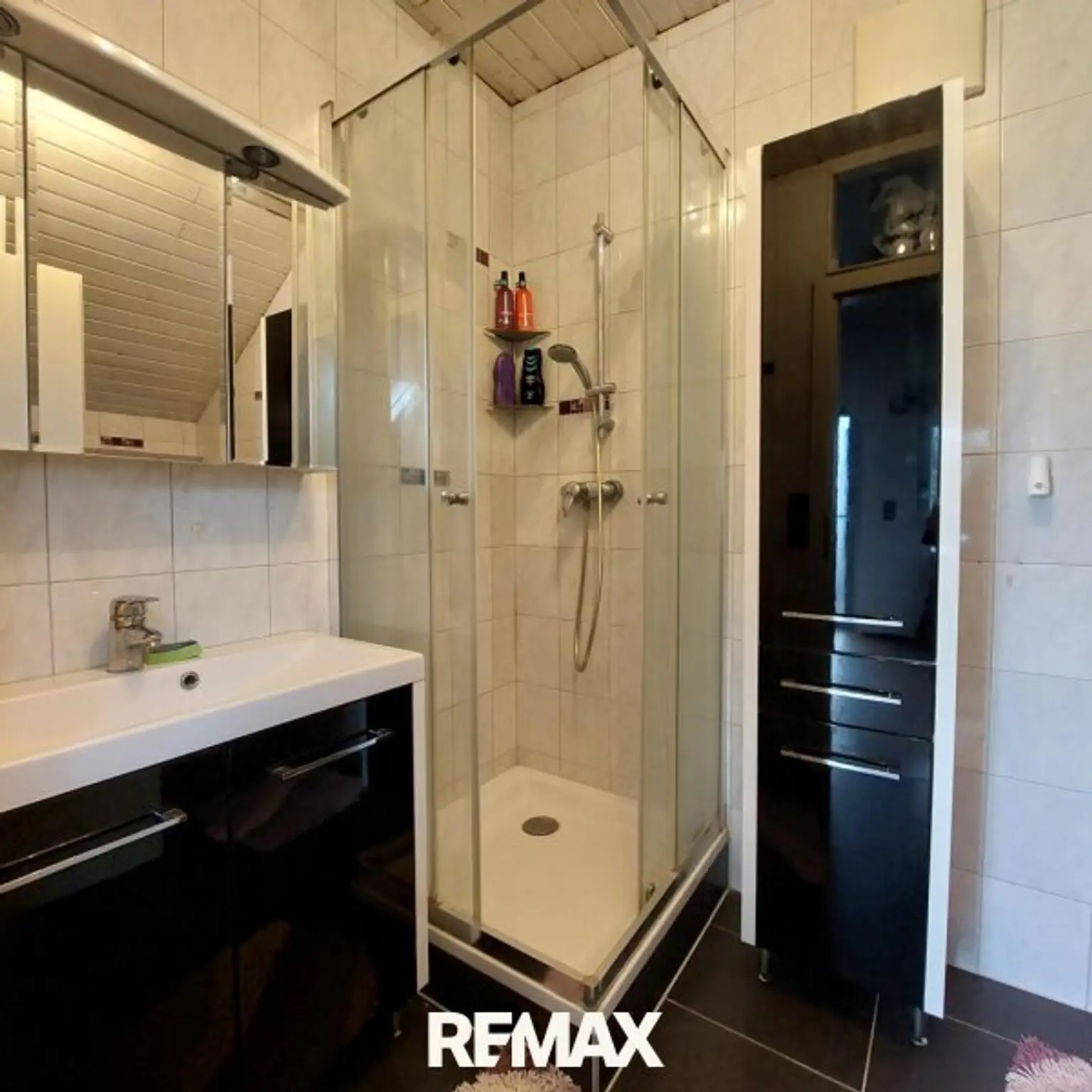 2. Wohneinheit Badezimmer
