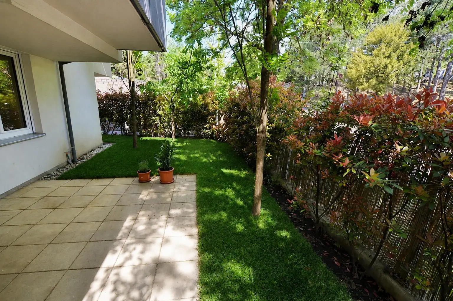 Garten mit Terrasse