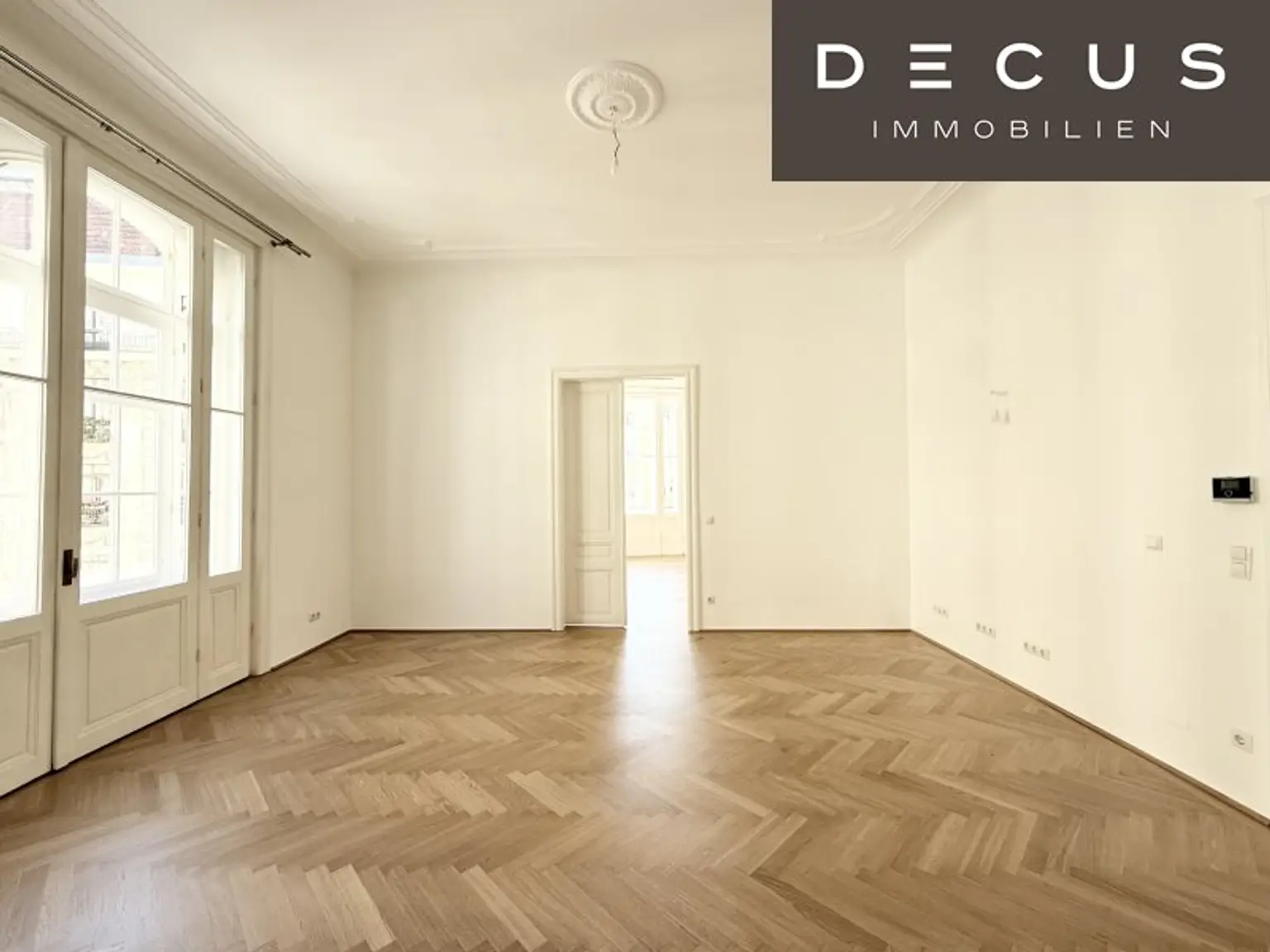 | AB SOFORT | ERSTBEZUG NACH SANIERUNG | SCHÖNER ALTBAU | NAHE ROCHUSMARKT | KEINE WGS | BESICHTIGUNGEN MÖGLICH
