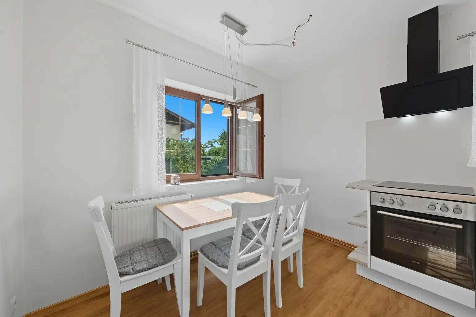 GARTENTRAUM MIT EIGENEM SEEZUGANG AM MARIENSEE- MODERN RENOVIERTES KLEINWOHNHAUS SOFORT BEZIEHBAR!