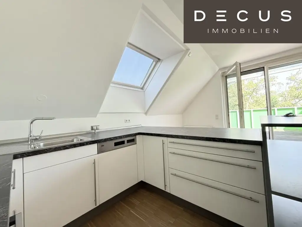 / 4 ZIMMER/ ZENTRAL BEGEHBAR/ VERFÜGBAR AB 1.07.2025 / DACHGESCHOSS / TERRASSE