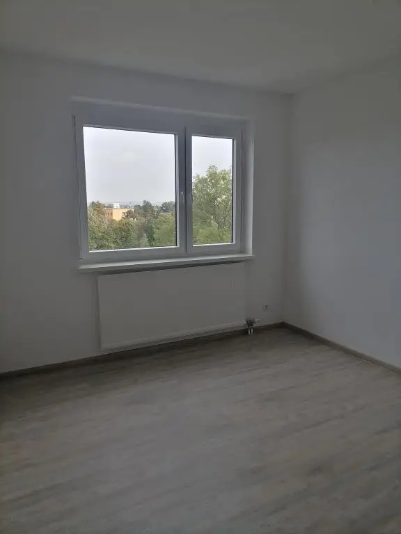 Tolle Wohnung mit Loggia und Parkplatz