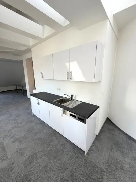 Modernes, loftartiges City-Büro im DG - Am Heumarkt gegenüber vom Stadtpark