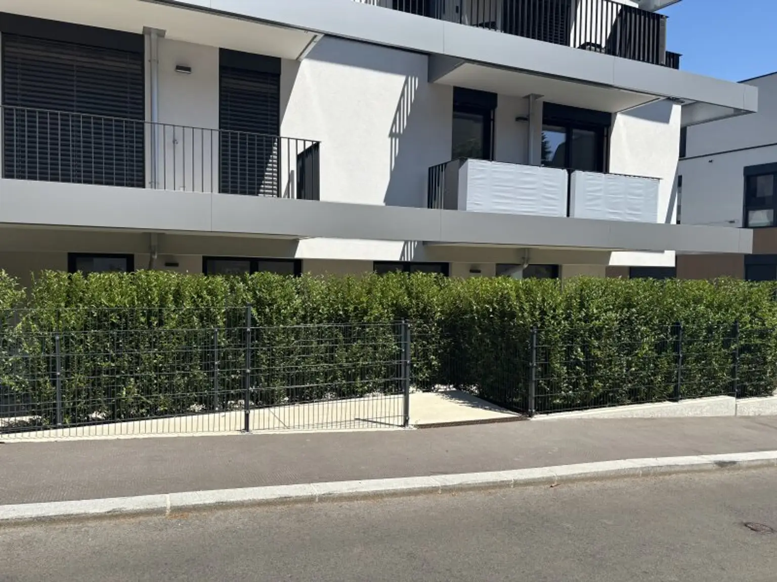 Außenansicht der Wohnung von der Straße
