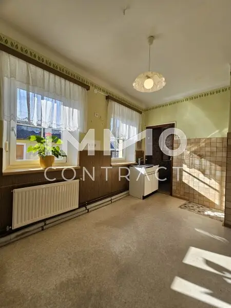 EG - Zimmer sanierungsbedürftig