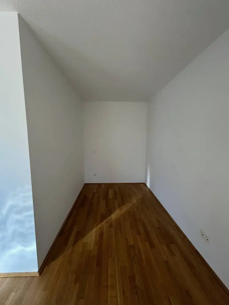 Schöne 1-Zimmer-Wohnung mit Balkon im 13. Bezirk!