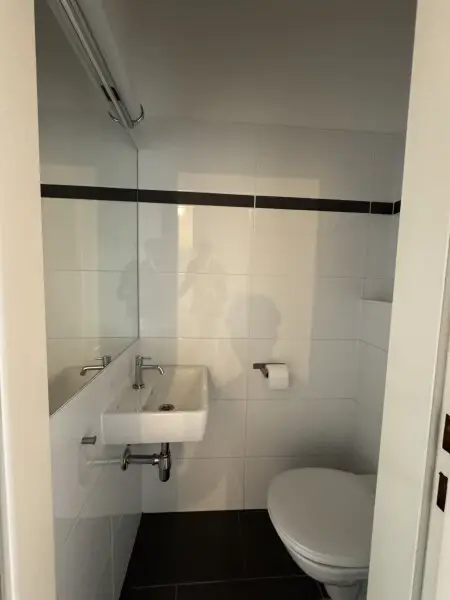 NEU! WG-Geeignete 3,5 Zimmerwohnung in wunderschönem Altbauzinshaus!