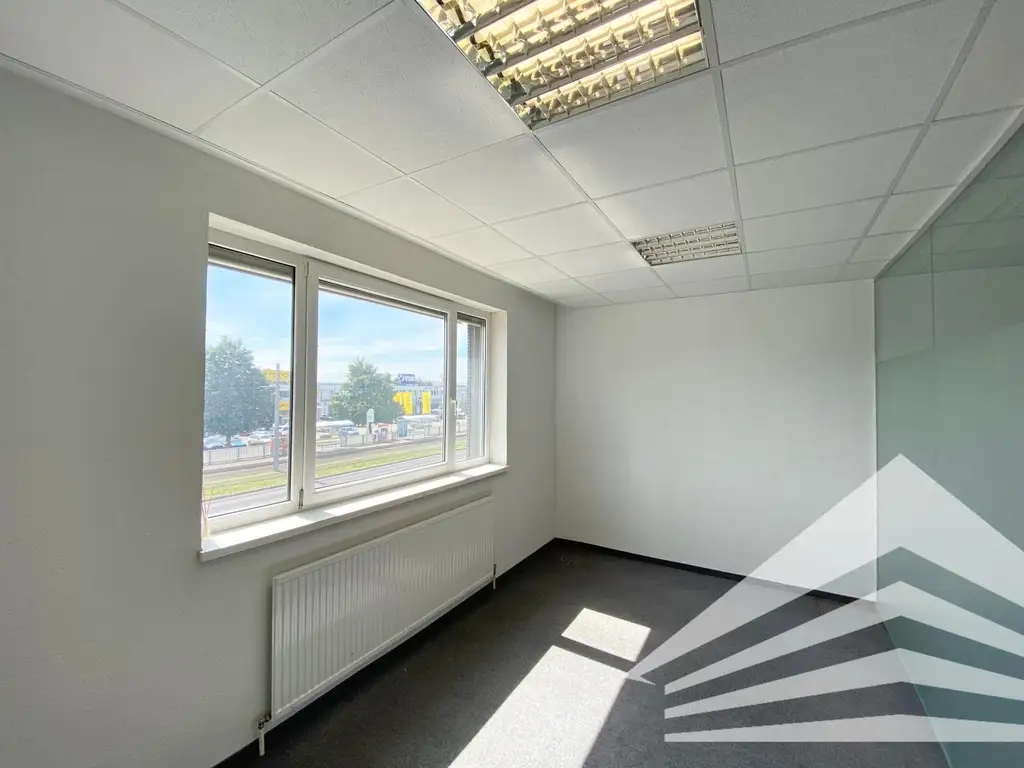 Gut sichtbares Büro mit Werbemöglichkeit in Leonding!