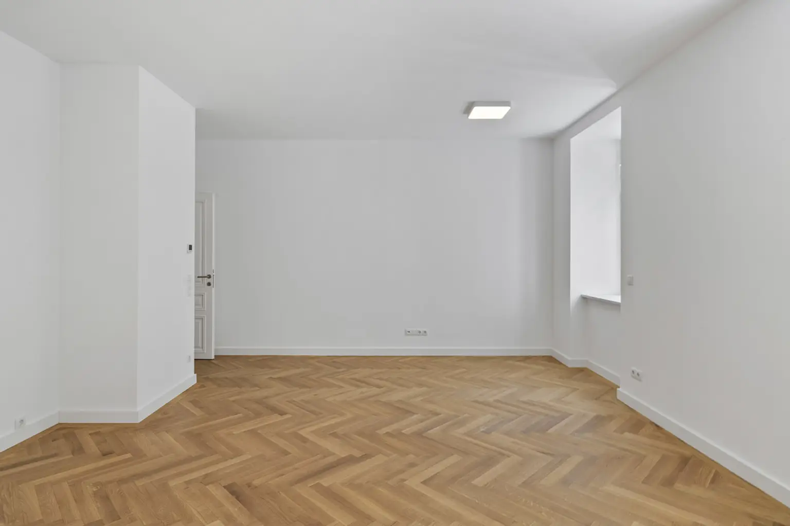 Hochwertig sanierte Altbauwohnung mit Freifläche