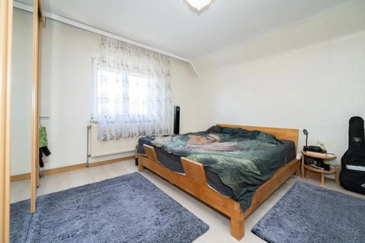 Schlafzimmer (DG)