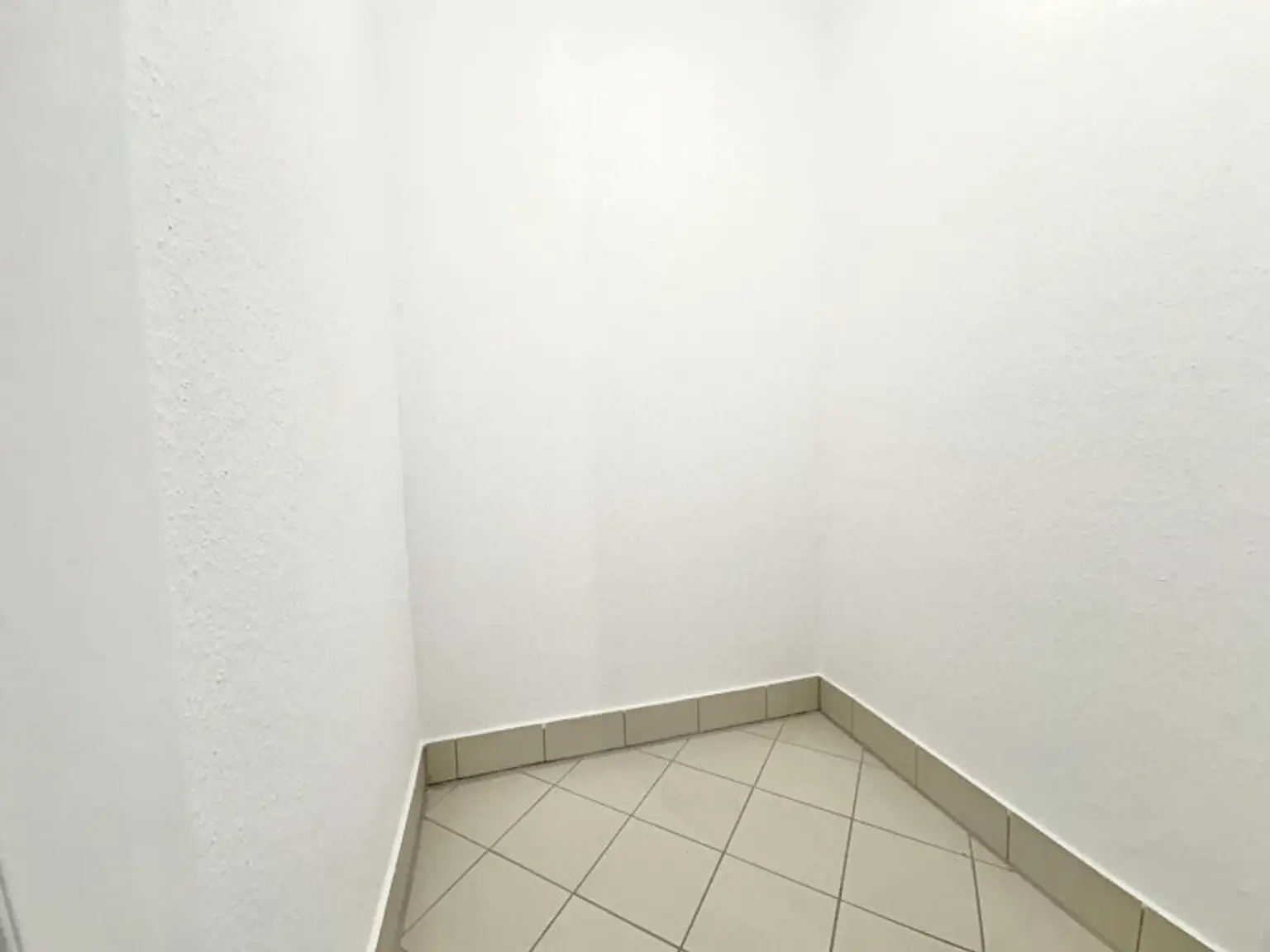 20250327_110018793_iOS
