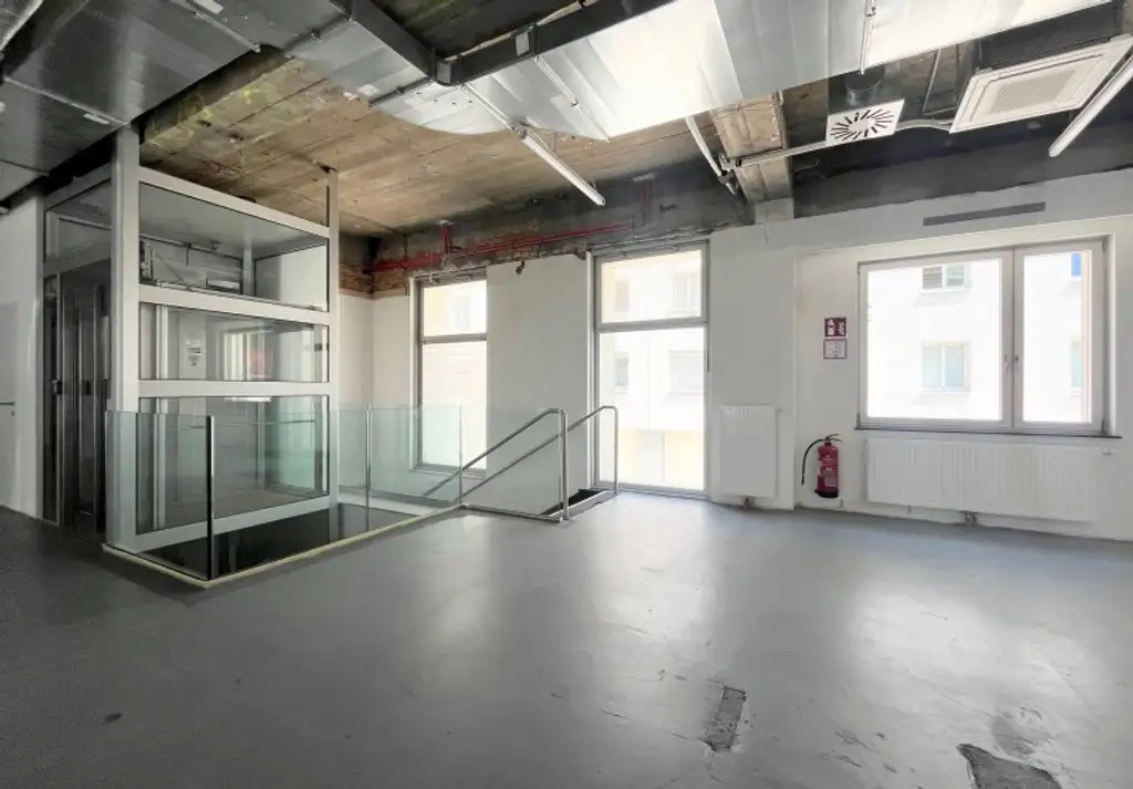 Ordination/Geschäftslokal oder Büro mit Souterrain in TOP FREQUENZLAGE!