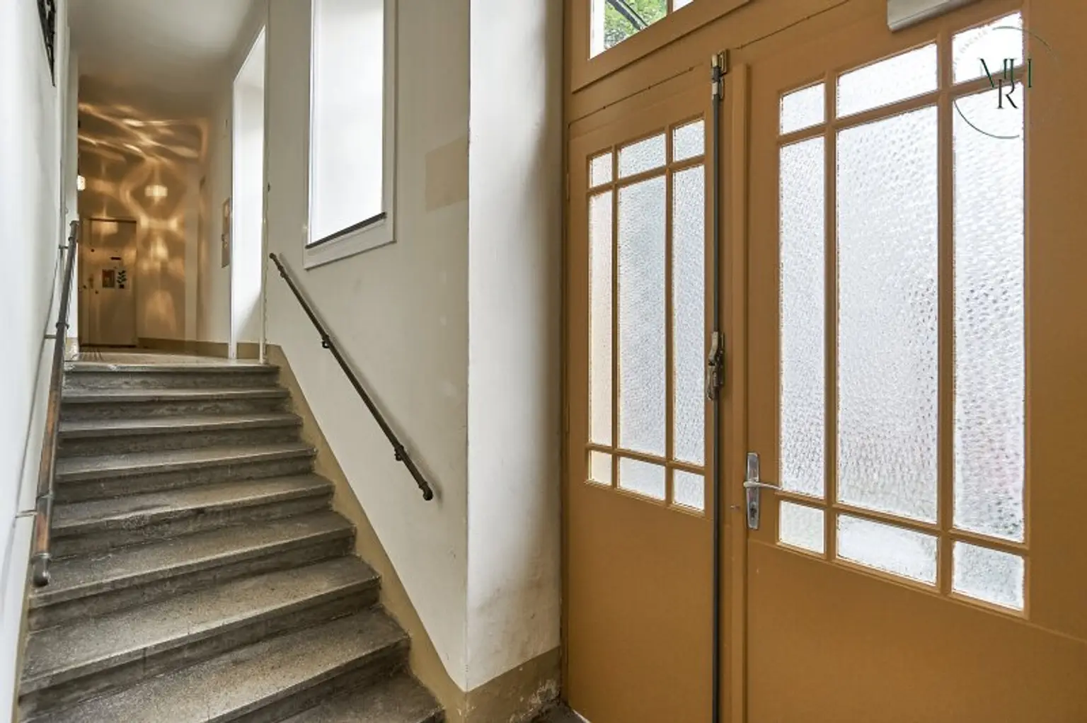 Renovierungsbedürftige Singlewohnung bei Bahnhof Hernals