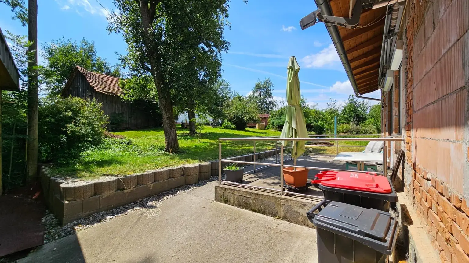 Innviertel-Highlight! Schöner neuwertiger Bungalow mit gr. Garage und schönem Garten in Eggerding nahe Andorf und Schärding zu verkaufen!