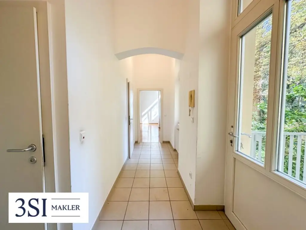 Großzügige Sonnenterrasse + absolute Privatsphäre - Helle 3-Zimmer-Wohnung in eleganter Altbauliegenschaft im 3. Bezirk