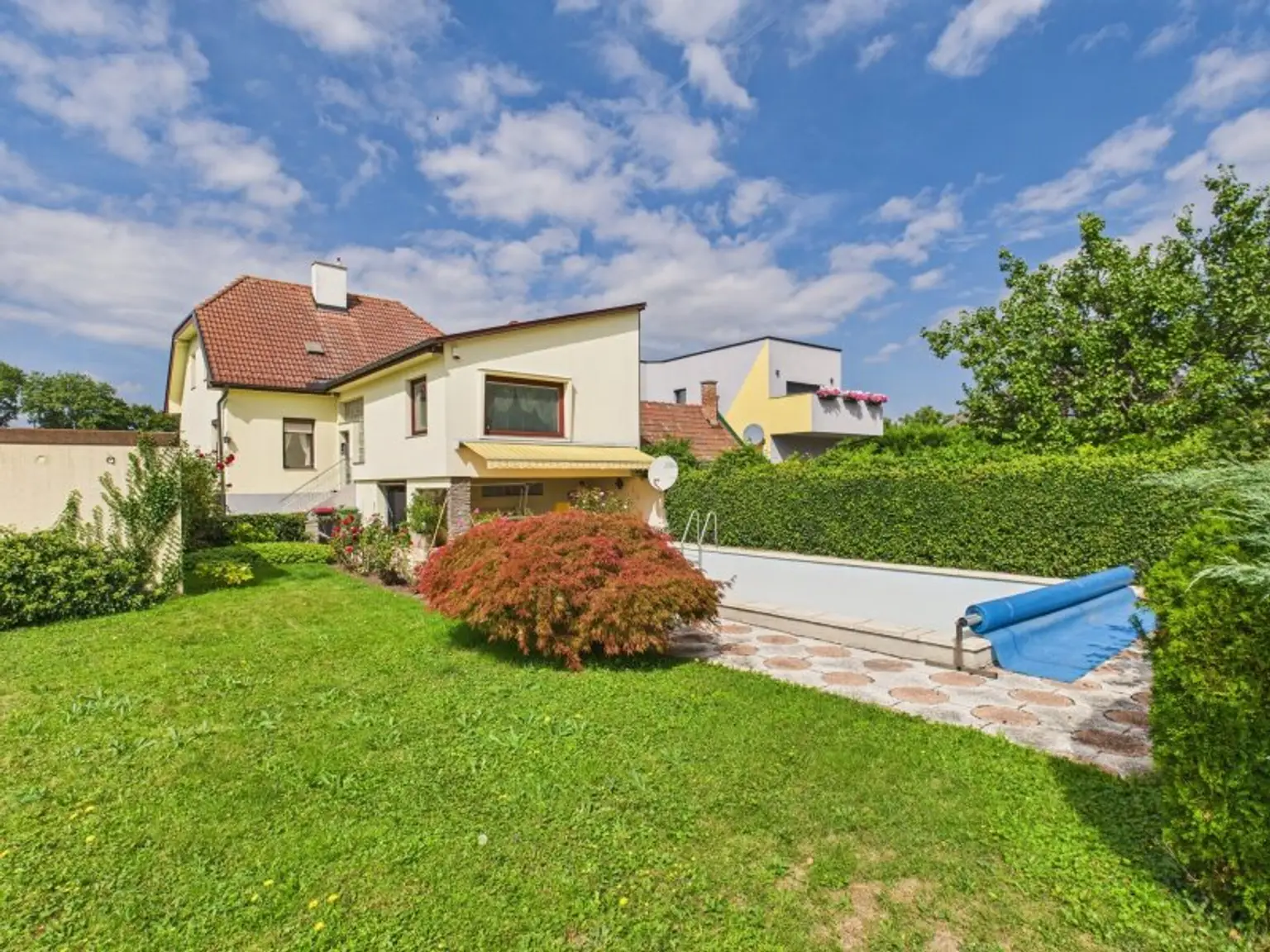 Traumhaus in Ternitz: 5 Zimmer, Garten, Pool & Garagen für nur 299.000 €!