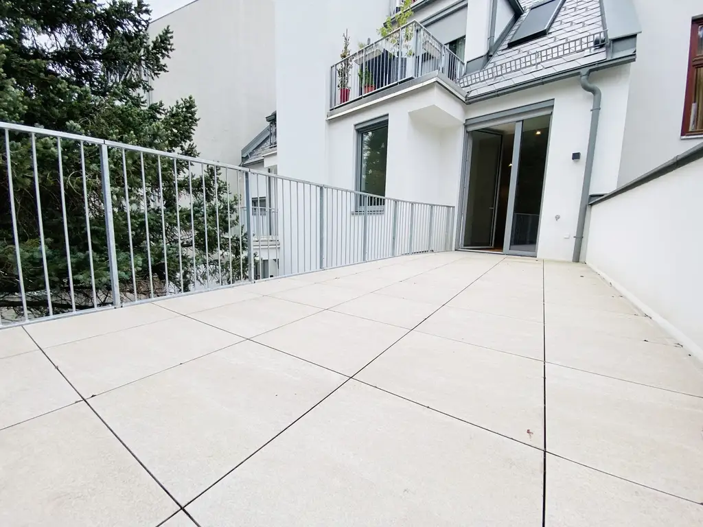 Erstbezug nach Sanierung - mit hofseitiger Terrasse