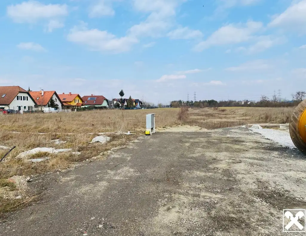 BAUGRUNDSTÜCK AM FÖHRENSEE IN TRASDORF INMITTEN DER NATUR AN FELDER DER REGION ANGRENZEND