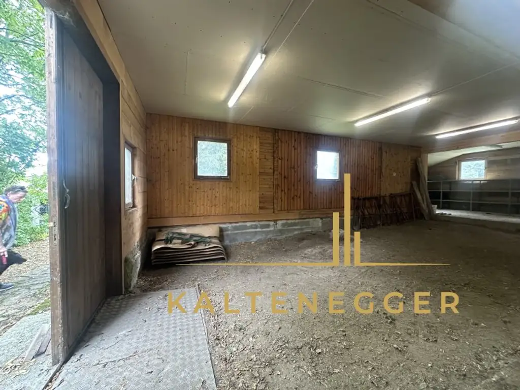 Einzigartiges Baugrundstück mit Holzhütte