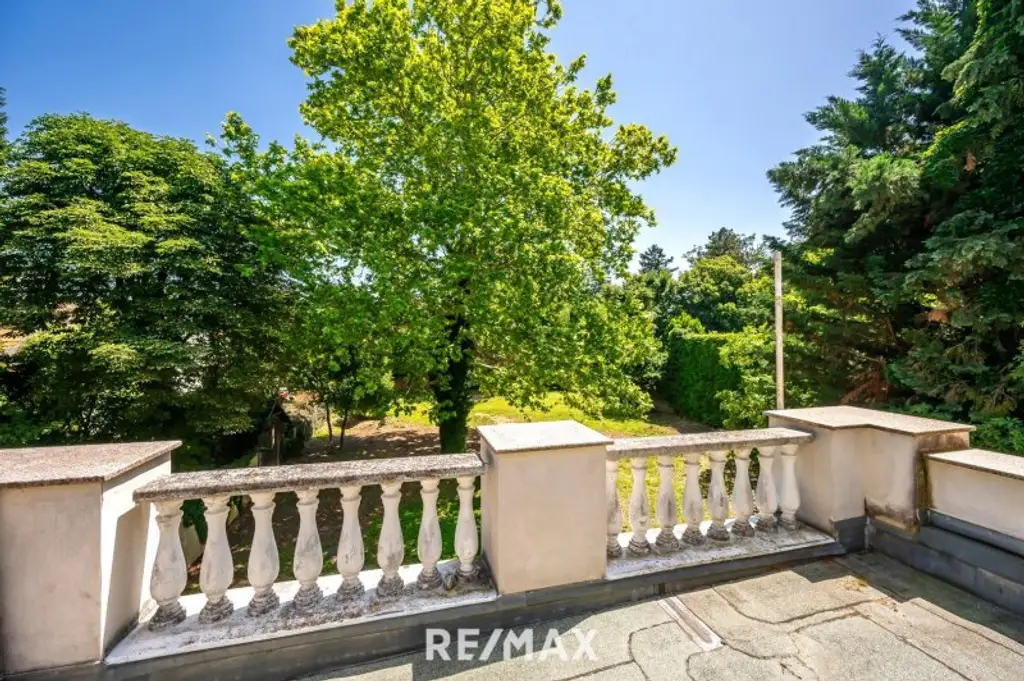 Rarität: Stadt-Villa mit weitläufigem Garten an exklusiver Hietzinger Adresse