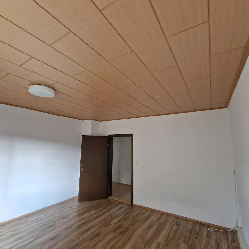 4-Zimmer-Wohnung im 1. Stock! Gartenmitbenützung! 1 Monat mietzinsfrei!