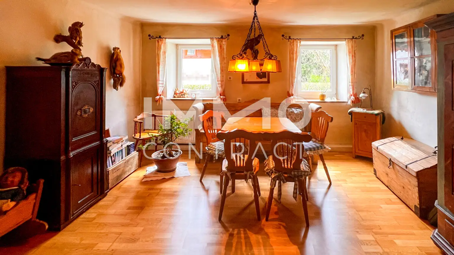 Charaktervolles Mehrparteienhaus