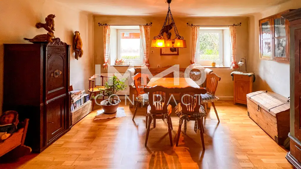 Charaktervolles Mehrparteienhaus