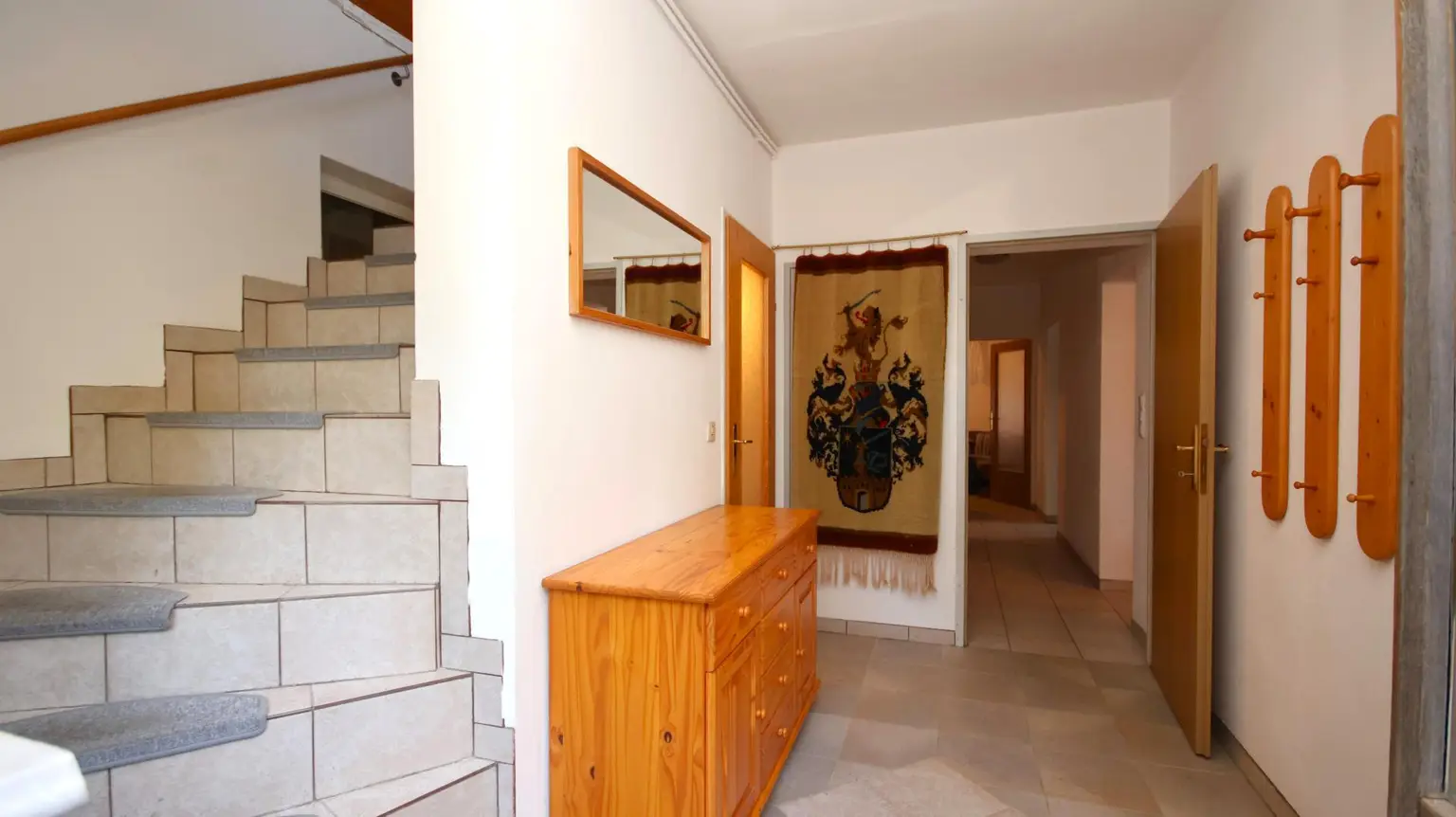 Tradition trifft Natur – Blockbau-Landhaus mit Sanierungsbedarf