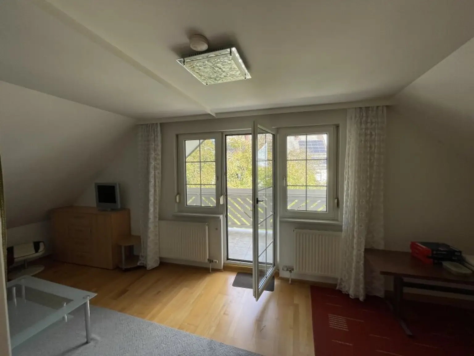 SEHR GEPFLEGTES EINFAMILIEN-HAUS MIT SCHÖNEM GARTEN -- LOGGIA/GARAGE -- RUHELAGE!