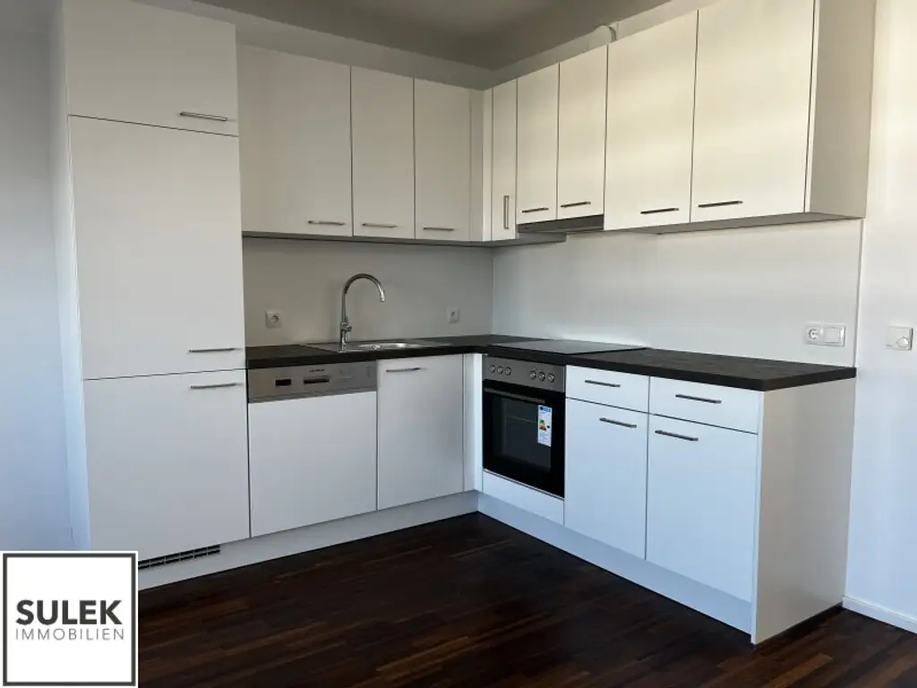 Unbefristet Mieten: Praktische 3,5-Zimmer-Dachgeschoss-Wohnung mit Dachterrasse in Top-Lage - ab 1.10