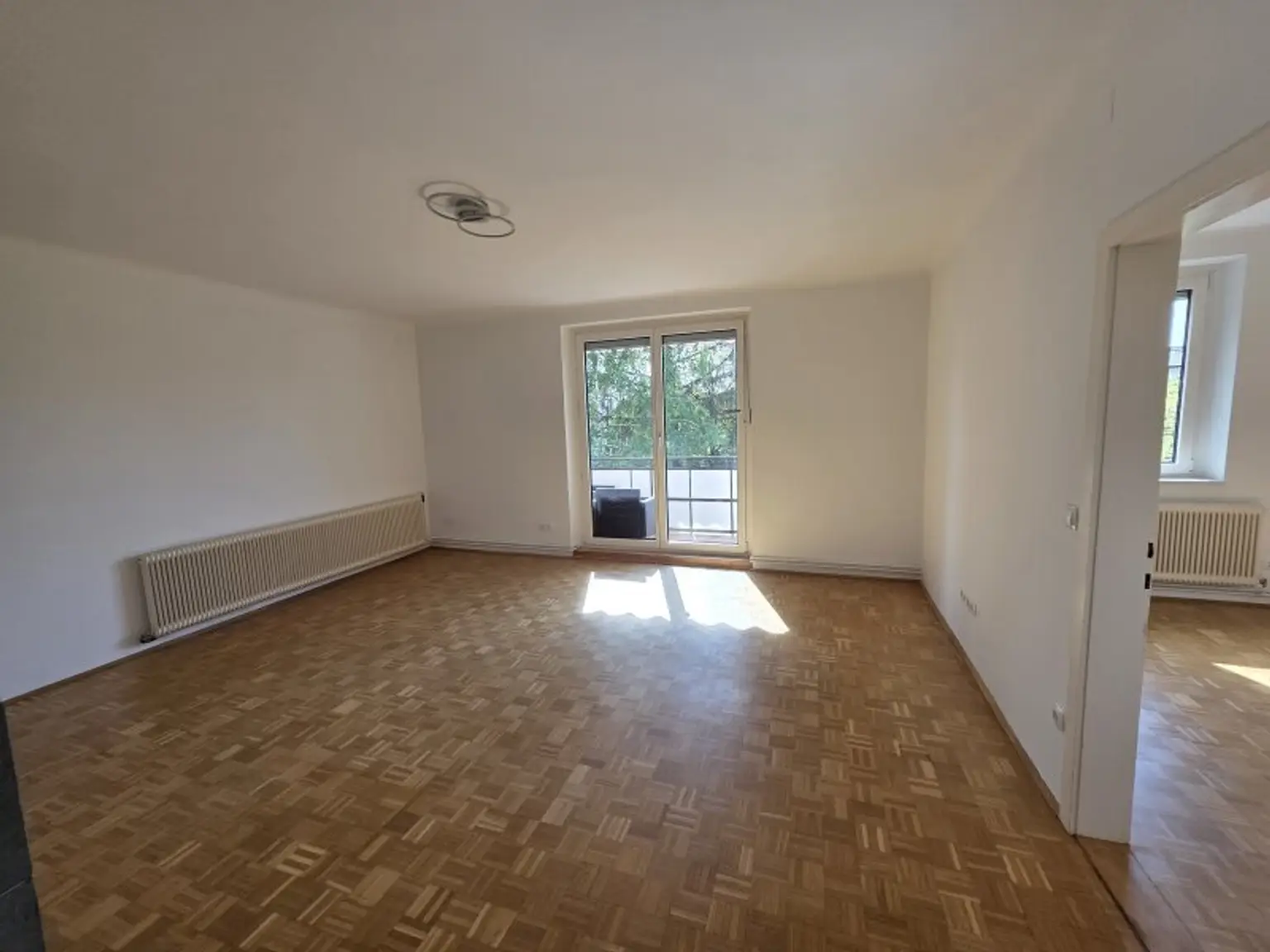 GRÜNOASE -  helle, sonnige 3-Zimmerwohnung in TOPLAGE mit Balkon