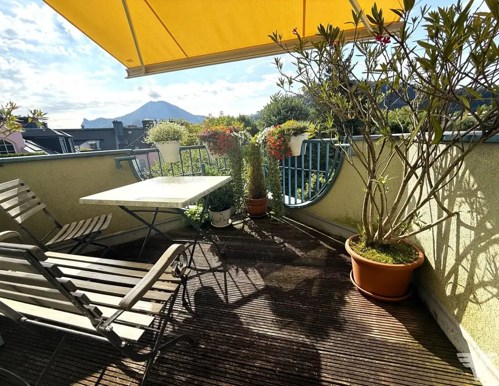 2-Zimmer-Wohnung mit Dachterrasse und traumhafter Aussicht!