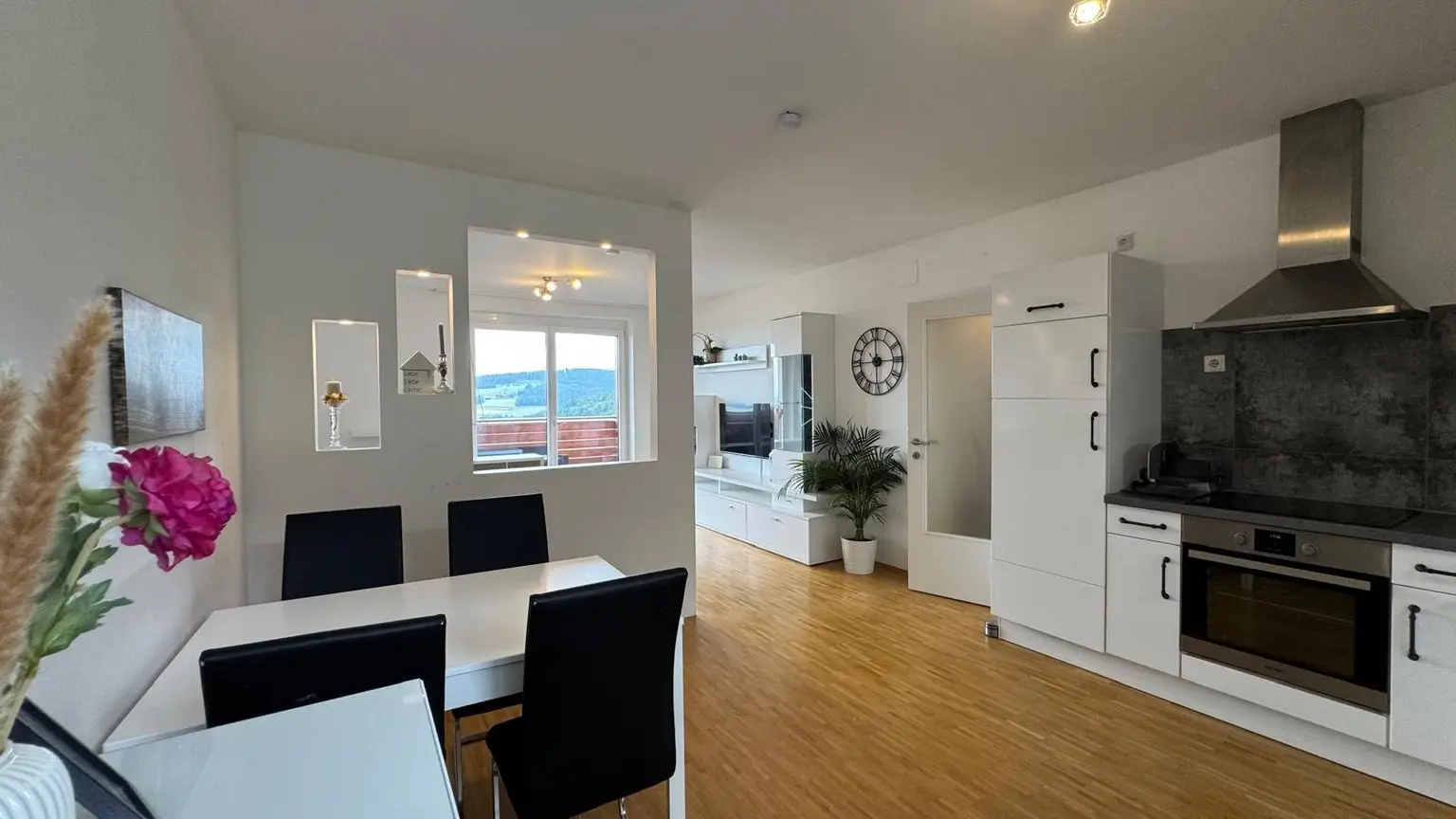 Helle 2-Zimmer-Wohnung mit Balkon in ruhiger, sonniger Lage in Gutenberg
