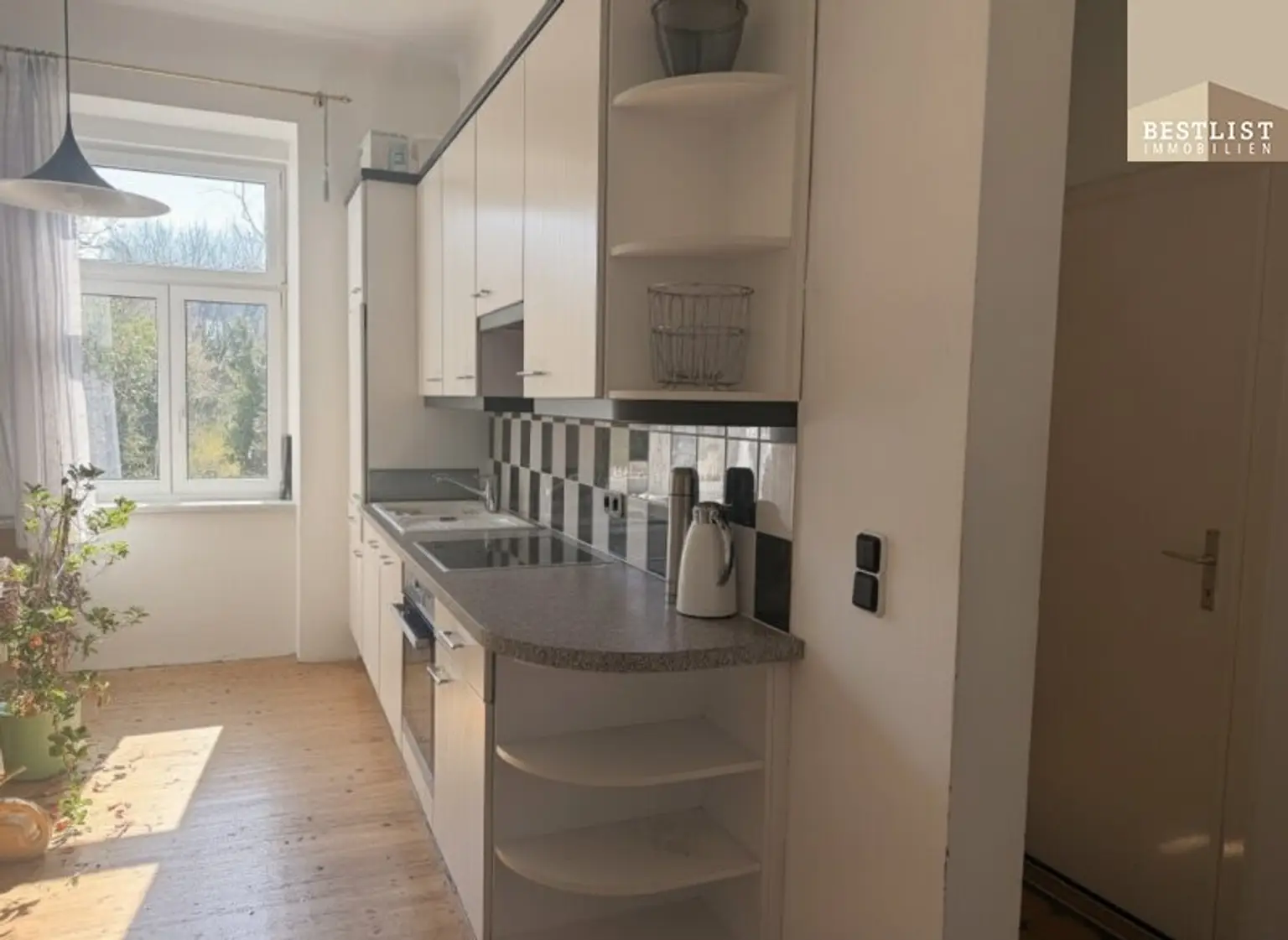 Charmantes Stadthaus in Baden – ruhige Lage mit großem Garten & Entwicklungspotenzial