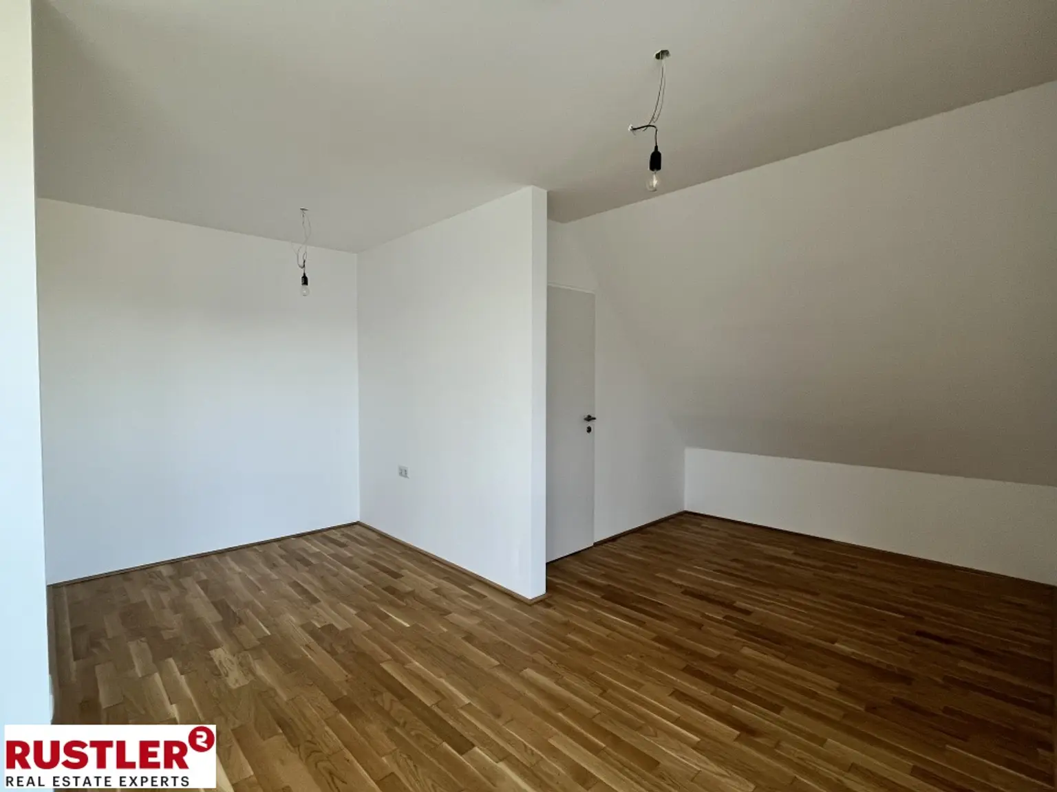 AB JÄNNER 2026 VERFÜGBAR **Ihr perfekt angelegter Wohntraum direkt *im 22. Bezirk**