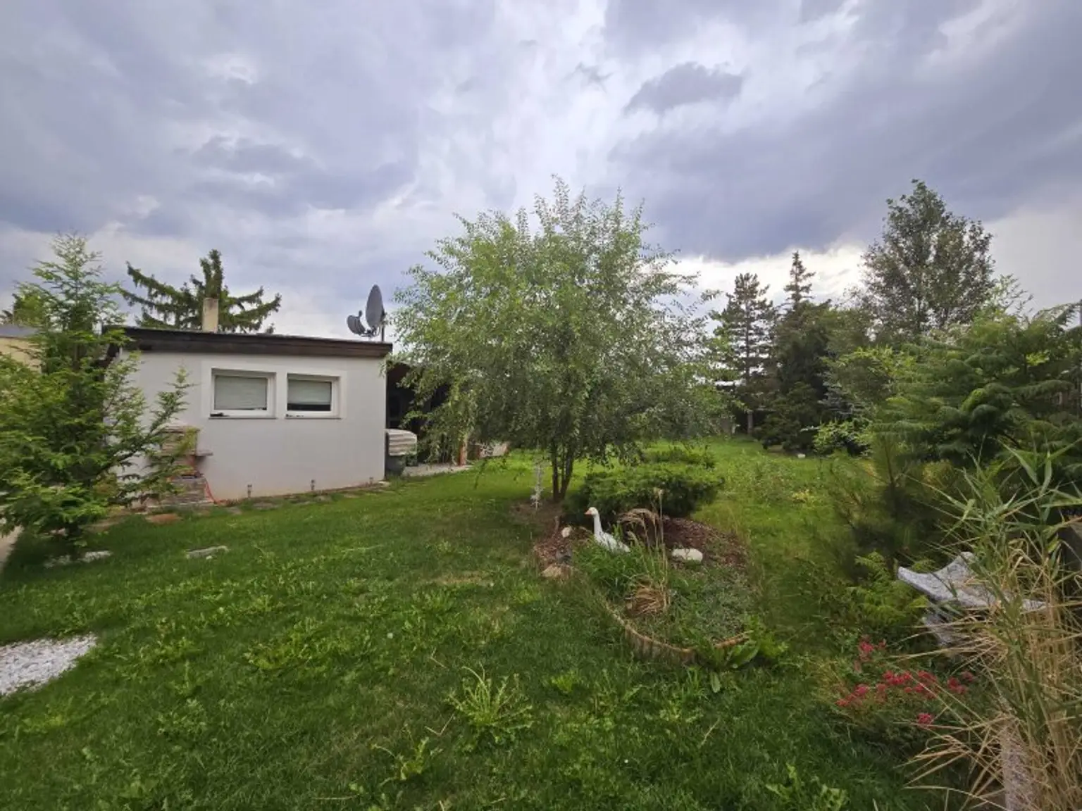 Charmantes Einfamilienhaus 125m² wohnfl. mit 791m²  Garten und überdachte Terrasse und Kaminanschluss in Leobersdorf – S-Bahn in der Nähe!