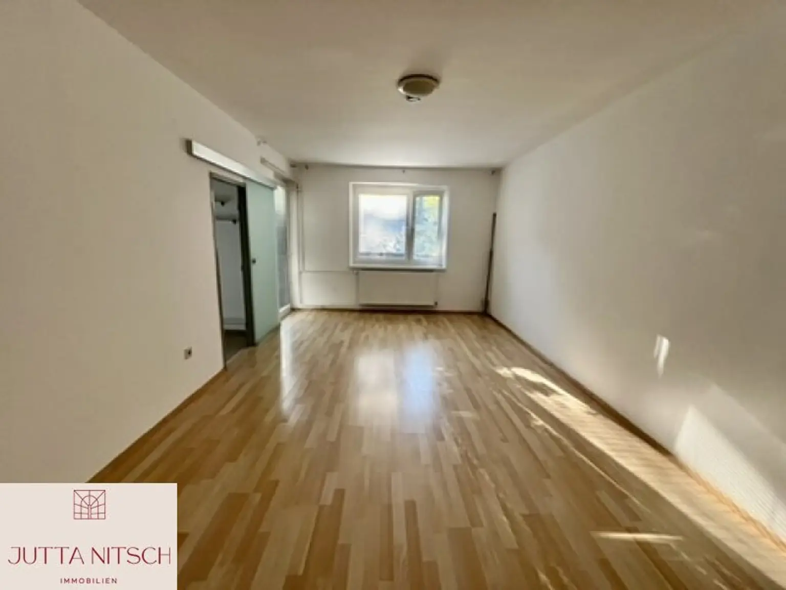 Ruhig gelegene Garconniere mit Balkon in HTL-Nähe - Mödling