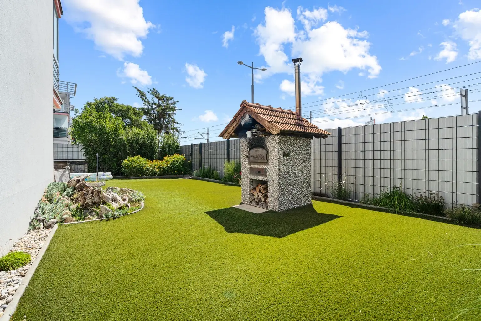 "Wohnoase mit Garten & Garage – 3-Zimmer-Traum bei Badeteich Hirschstetten"