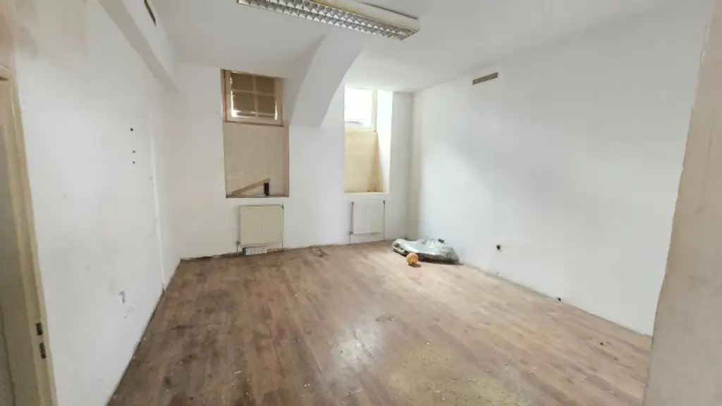 Schöne Geschäftslokal, Gewerbeimmobilien, Souterrain