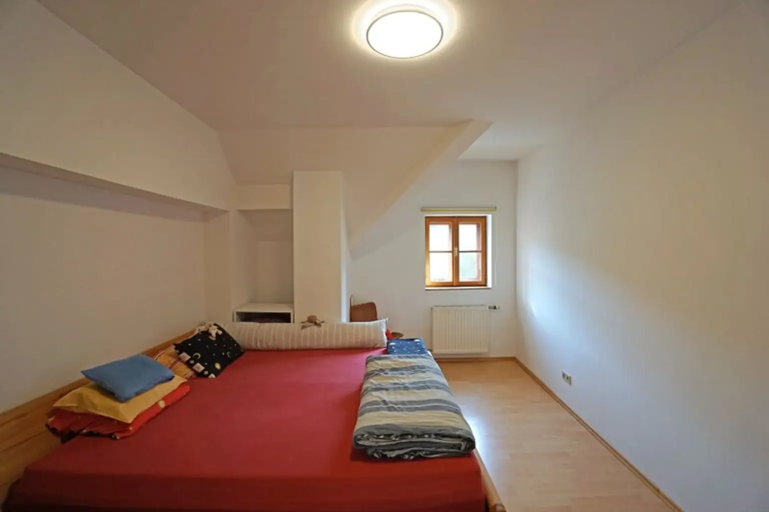 Großzügige 6-Zimmer-Wohnung im charmanten „Adlerhof“ - inkl. Eigengarten und Stellplatz