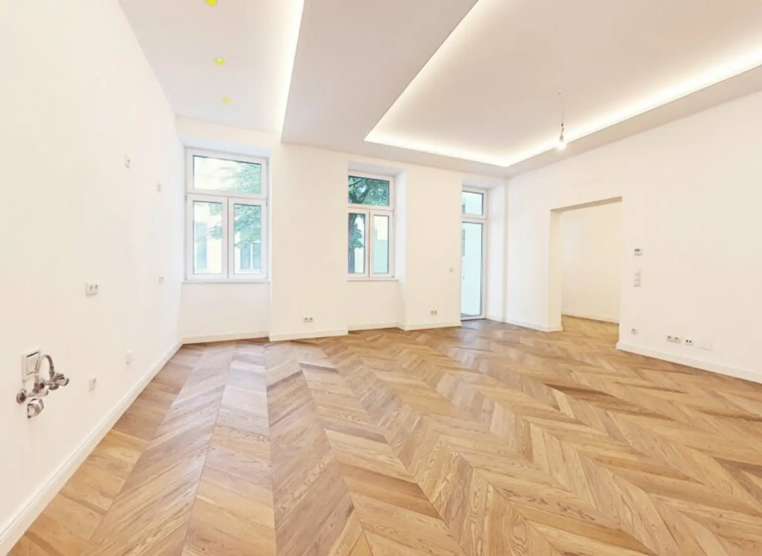 ++NEU++ Premium-Erstbezug 4-Zimmer-Stilaltbau plus 2 BALKONEN mit luxuriösem Finish! ++Absolut ruhig gelegen in Top Location NÄHE Urania! U-Bahn & CAT ++