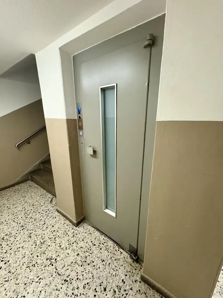 Geidorf: Großzügige 4 Zimmer-Mietwohnung, verglaste Loggia, WEG geeignet.