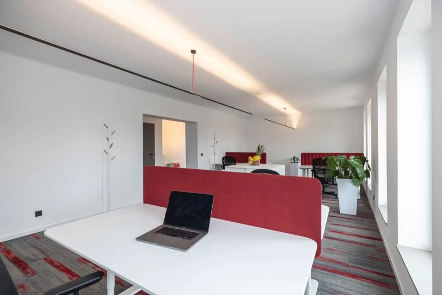 Moderne Bürohaus bzw. Praxisgemeinschaft mit Topausstattung auf Eigengrund