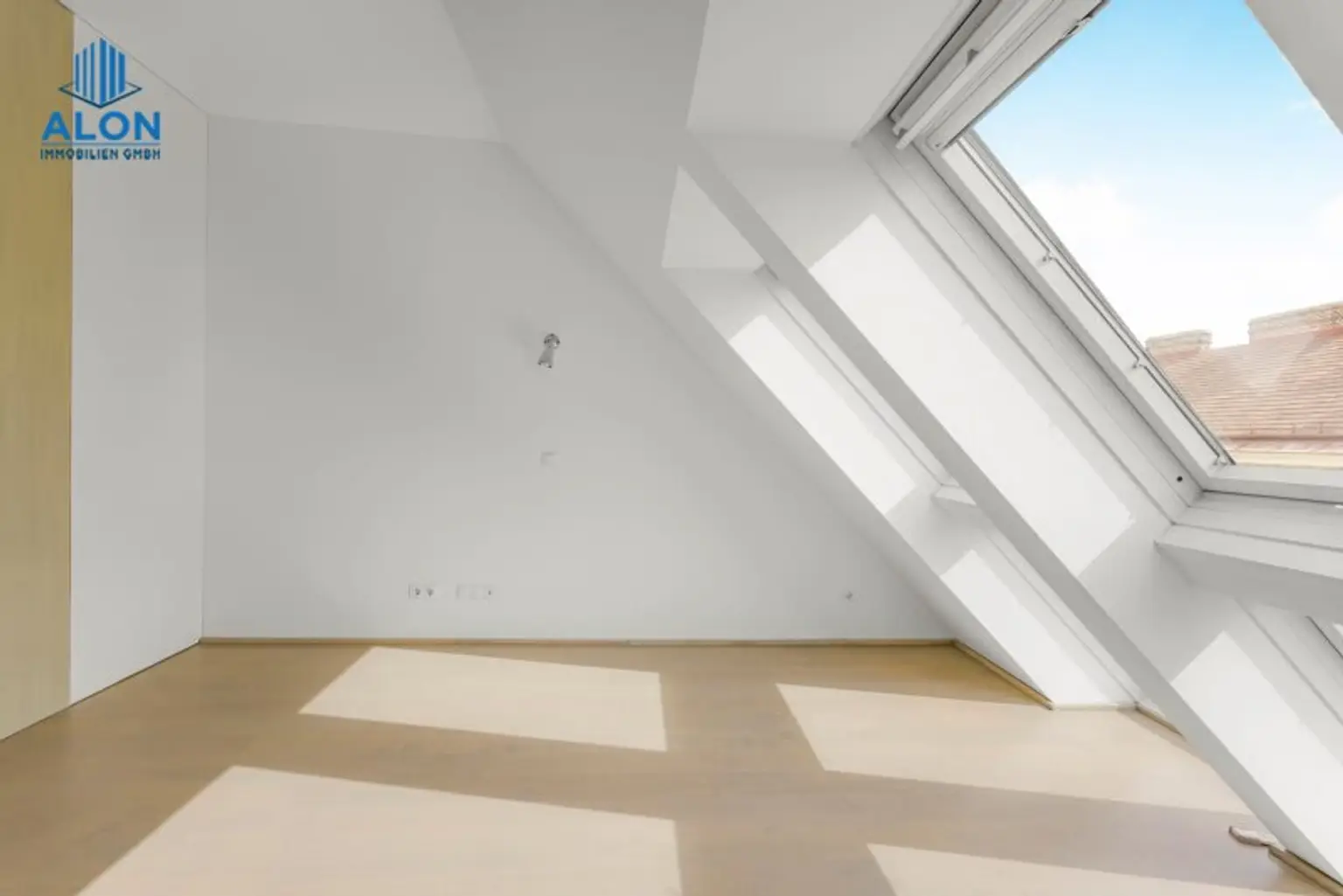 Wunderschöne 4-Zimmer DG-Wohnung mit 2 Terrassen | Garage optional mietbar | Klimaanlage | Nähe Augarten/Taborstraße